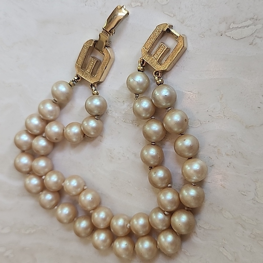 Givenchy 1977 Gold Faux Pearl Bracelet - Picture 4 of 7